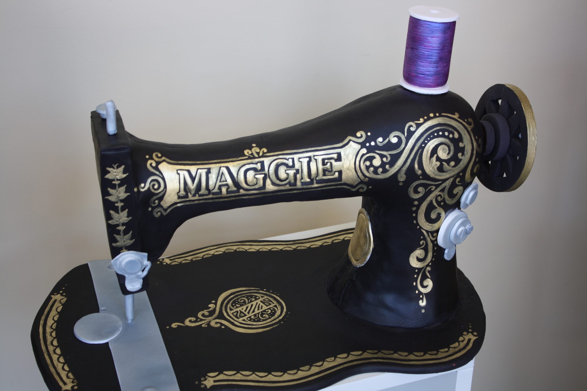Vintage sewing machine cake